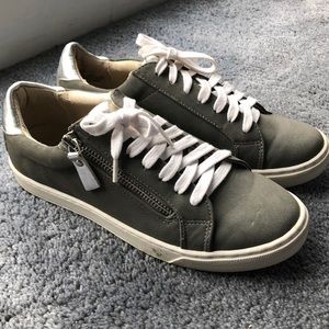 Steve Madden woman’s sneakers